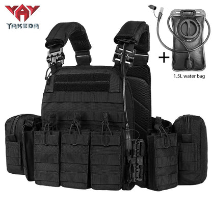YAKEDA multifunctional portable hunting vest with 1.5L water bag and built-in water bag compartment at the back