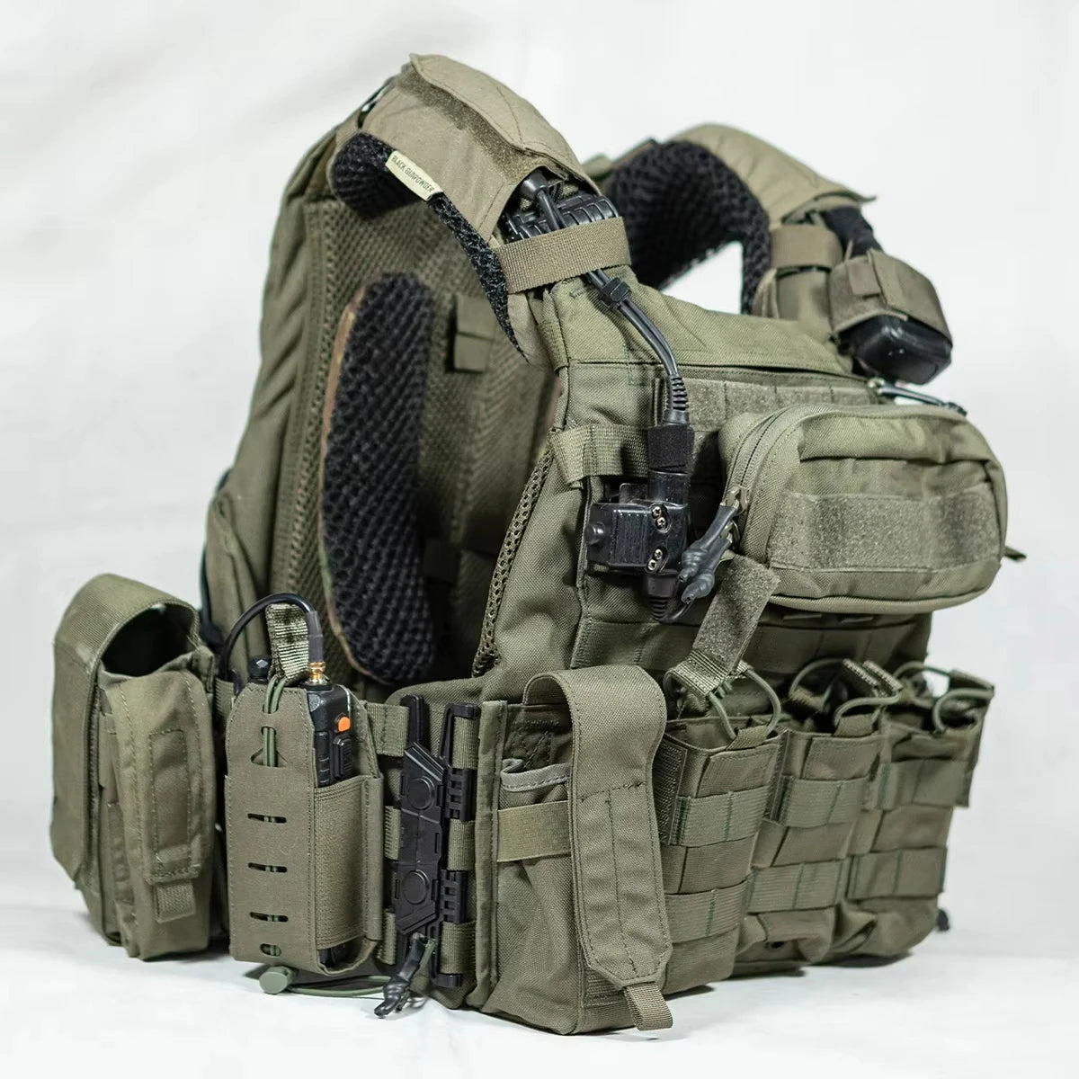 Tactical Quick-Release Vest Set Airsoft Adjustable Flame-Retardant Compact Vest with Magazine Pack Walkie-Talkie Bag for Hunting