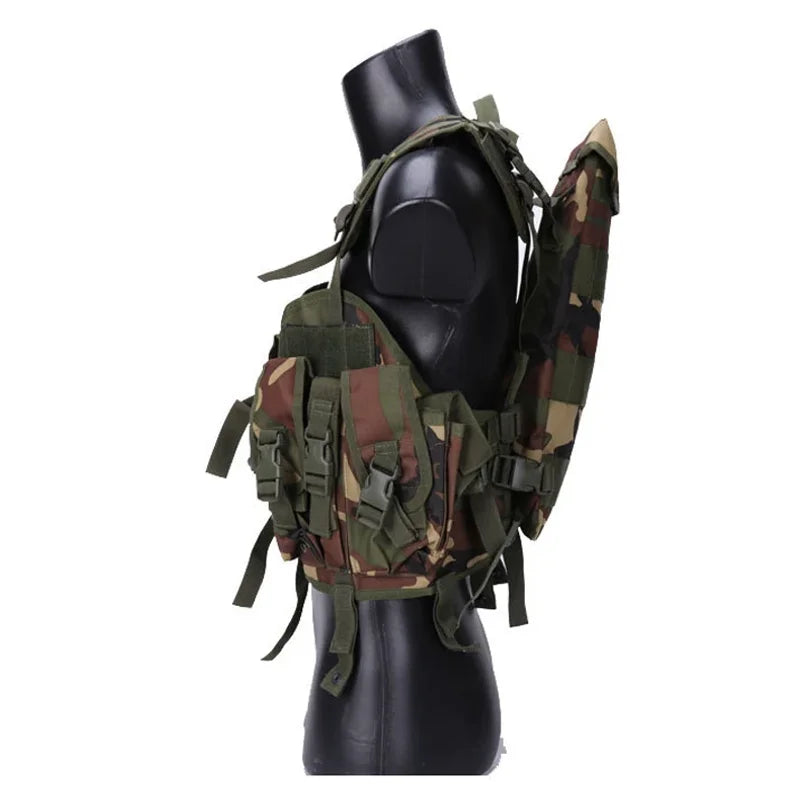 Tactical Vest Outdoor Men Airsoft Paintball Body Armor with Water Bag Camouflage Combat Vest