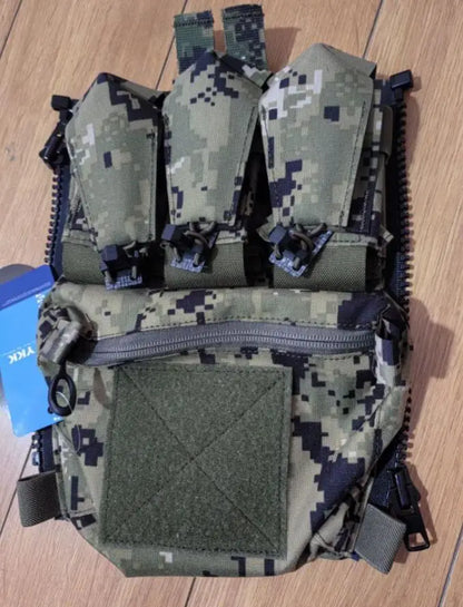 AOR2 Outdoor V5 Vest And Various Accessory Bags