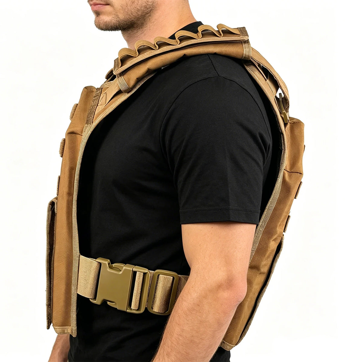 Widening and cushioning shoulder straps, quick release buckle at waist, MOLL system fabric, wear-resistant hunting vest