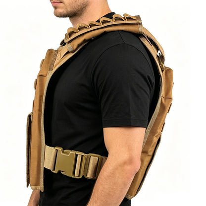 Widening and cushioning shoulder straps, quick release buckle at waist, MOLL system fabric, wear-resistant hunting vest