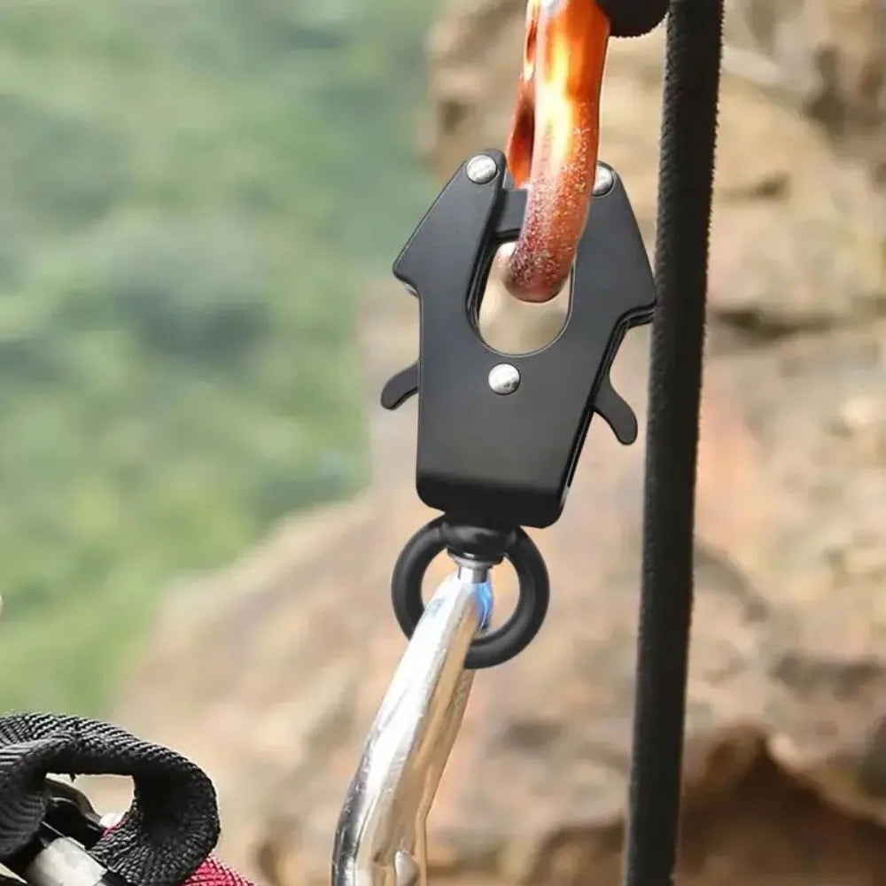 1PC Swivel Frog-Shaped Quick-Release Pet Lead Buckle – Outdoor Hiking Pet Accessories