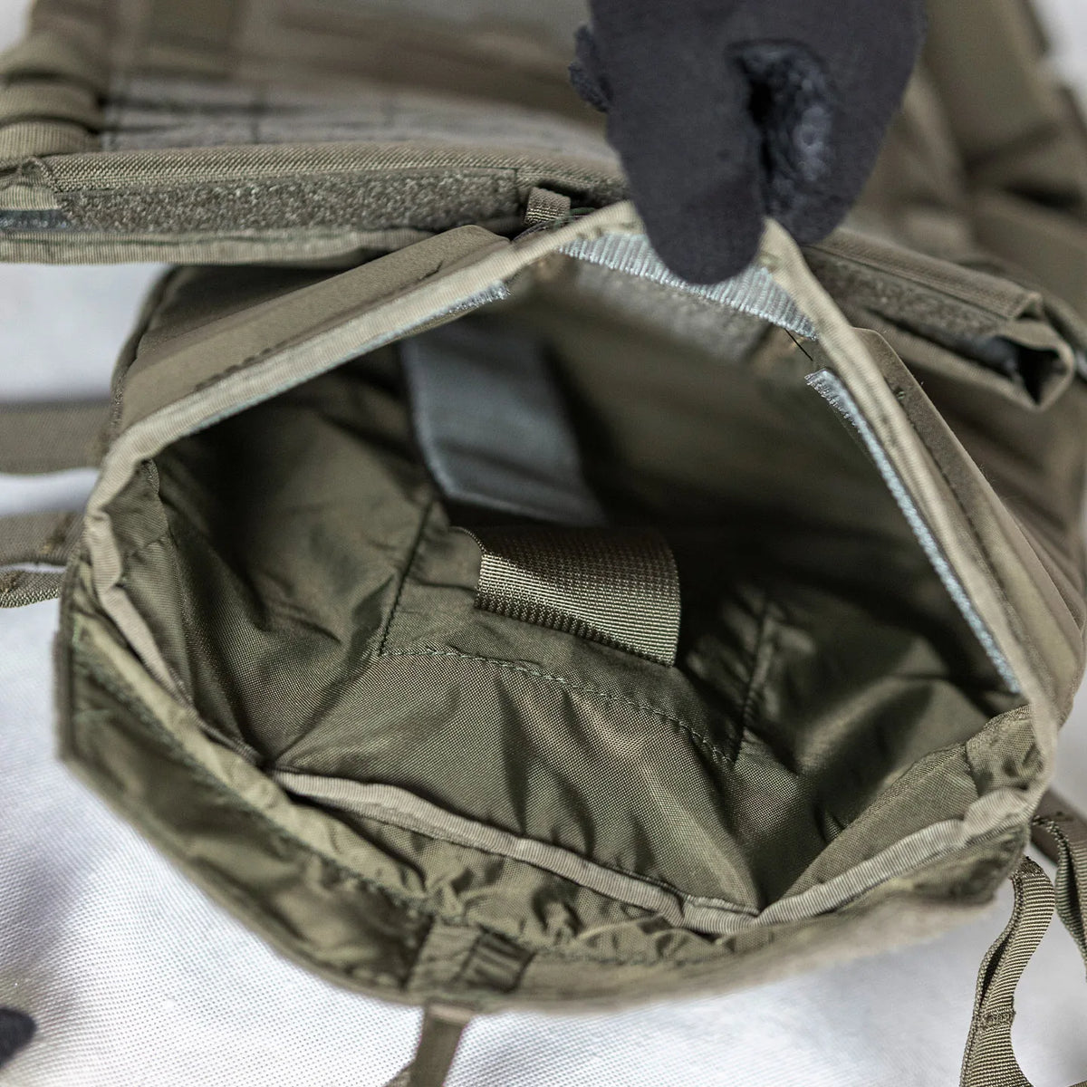 Lightweight Laser‑Cut MOLLE Vest – Quick‑Release, Waterproof, Breathable